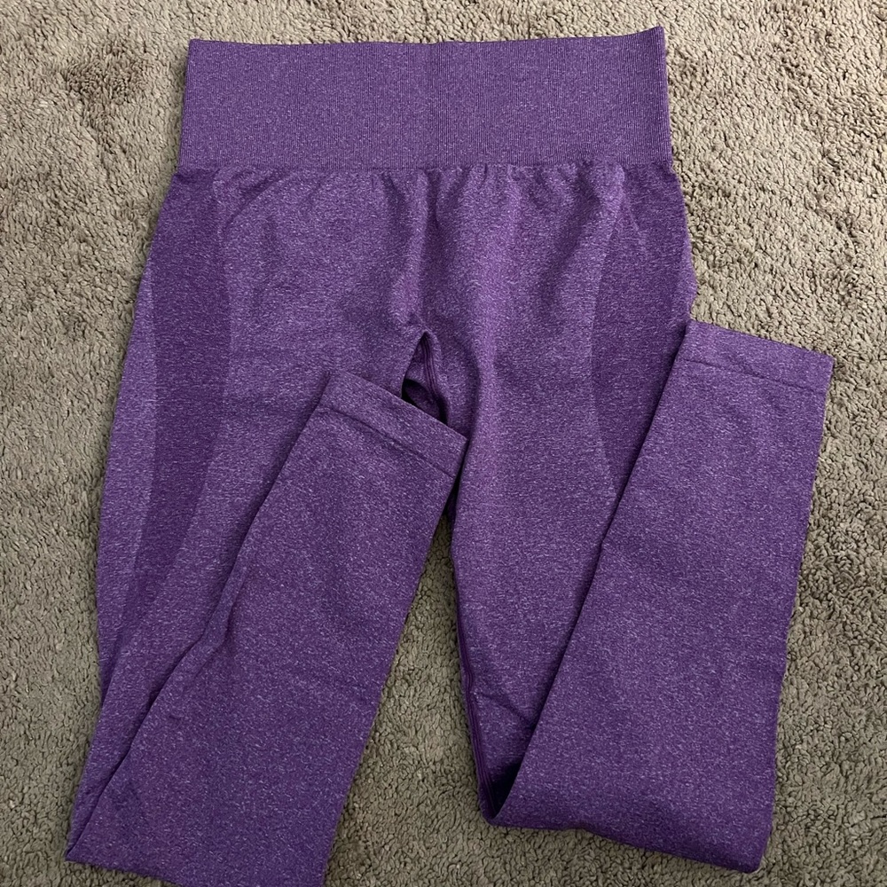 Seamless contour leggings